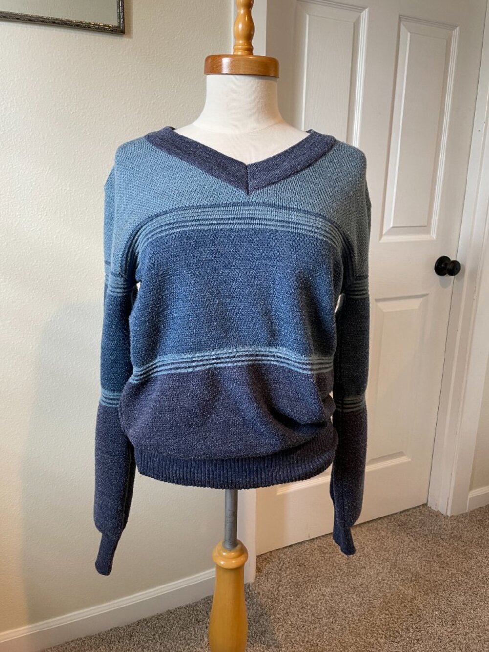 Vintage 90s 80s Snowboarding V-neck Long Sleeve Sweater